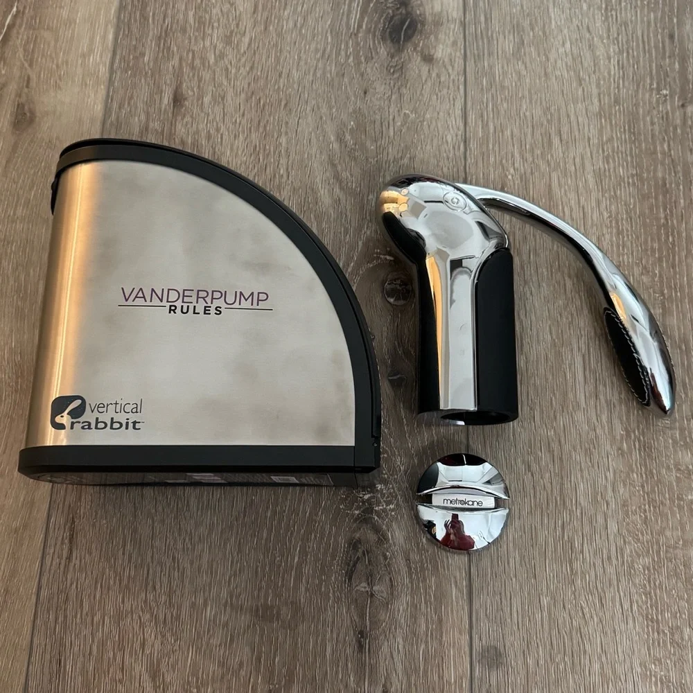 NWT Vanderpump Rules Vertical Rabbit Wine Opener Silver & Black